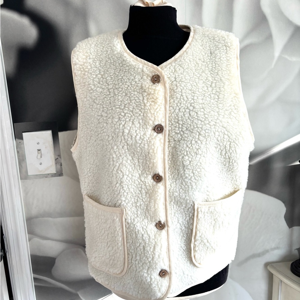 NWOT J& L Paris vest - Picture 3 of 10